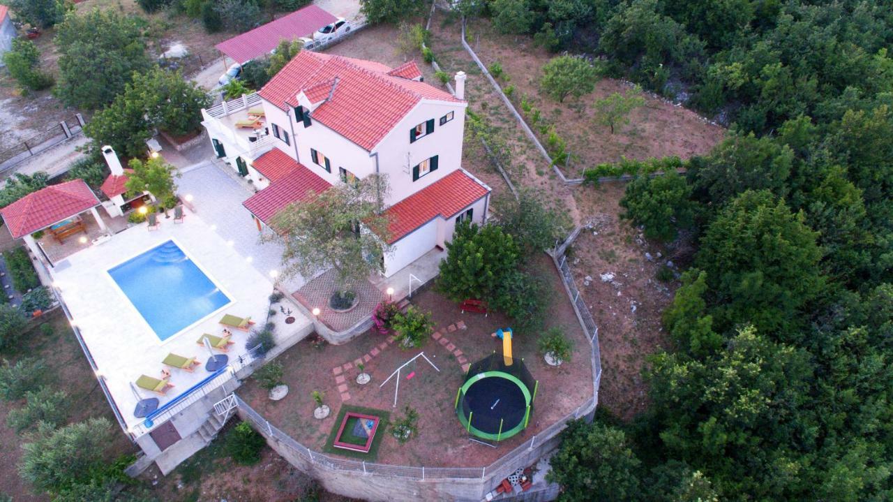Holiday Home Koprivno Екстериор снимка